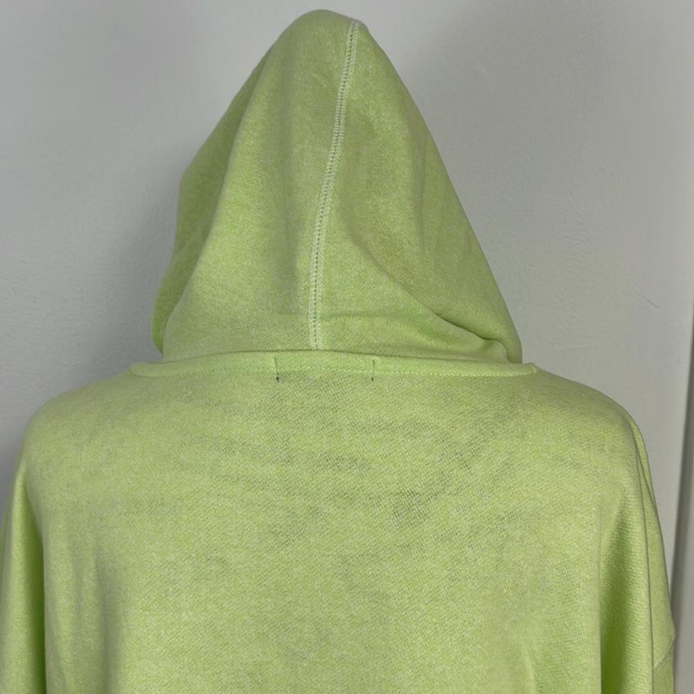 - Brand new with tags Woman’s Steve Madden hooded sweatshirt. Size XXL. - Picture 11 of 16